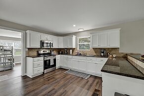 River Oaks Retreat With Hot Tub