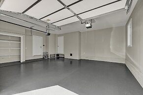 River Oaks Retreat With Hot Tub