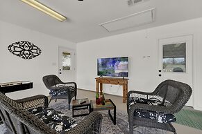 Starlight Meadows 3 mi to Downtown W/hot tub