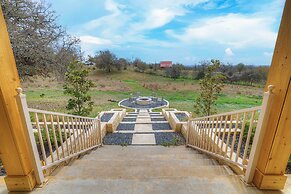 Starlight Meadows 3 mi to Downtown W/hot tub