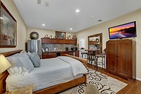 The Elizabeth Haus Lower