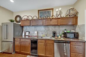 The Elizabeth Haus Lower