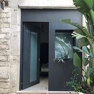 Locus Pendinelli Trani 53-the Philosophy of a B&b, the Details of a Ho
