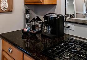 1BR Mobile Condo with Community Pool