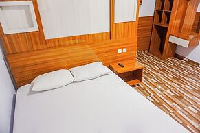 OYO 93877 Atifah Homes