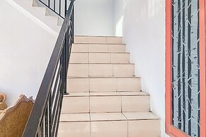 OYO 93877 Atifah Homes