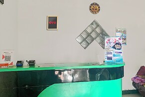 OYO 93877 Atifah Homes