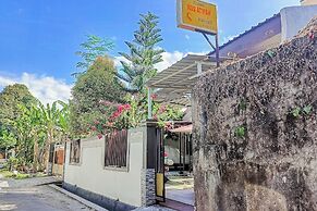 OYO 93877 Atifah Homes