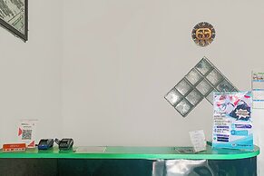 OYO 93877 Atifah Homes