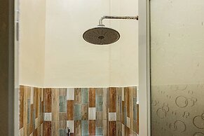 OYO 93877 Atifah Homes