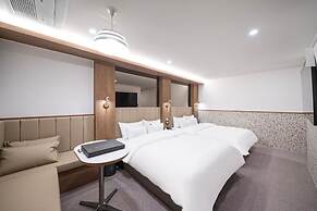 Andong Brown Dot Okdong Branch