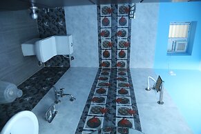 Royal Galaxy Inn By Elgozo