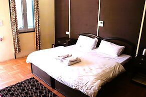 Kedar Heights Heli Resort