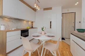 Elegant Apartment in Gdańsk by Renters