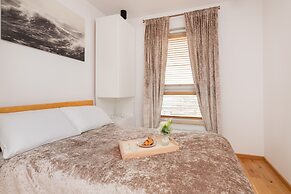 Elegant Apartment in Gdańsk by Renters