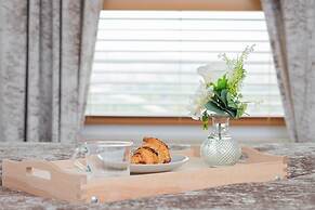 Elegant Apartment in Gdańsk by Renters