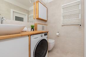 Elegant Apartment in Gdańsk by Renters