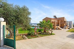 Villa Roula 3BR Seaview Villa in Chania