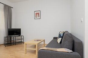 Cozy Apartment With Balcony by Renters