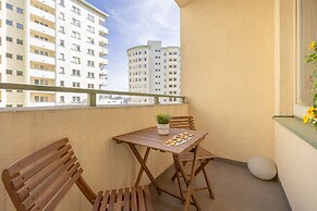 Cozy Apartment With Balcony by Renters