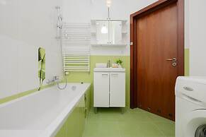 Cozy Apartment With Balcony by Renters