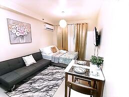 Condo in Lapu-lapu wd 3 Pools/free Wifi&netflix