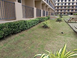 Condo in Lapu-lapu wd 3 Pools/free Wifi&netflix