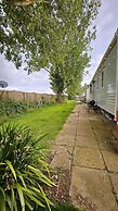 Pura Vida-stunning 2-bed Caravan in Clacton-on-sea