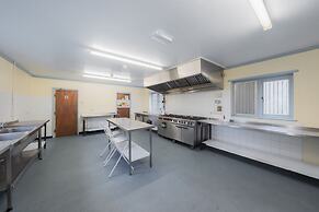 Bunkhouse/20bedroom/sleeps85/4acre/gamesroom/wifi