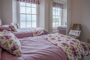 Belle Vue Court - 2 Bedroom Apartment - Tenby