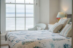 Belle Vue Court - 2 Bedroom Apartment - Tenby