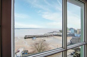 Belle Vue Court - 2 Bedroom Apartment - Tenby