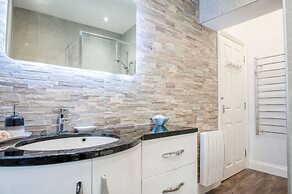 Belle Vue Court - 2 Bedroom Apartment - Tenby