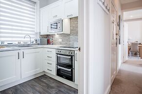 Belle Vue Court - 2 Bedroom Apartment - Tenby