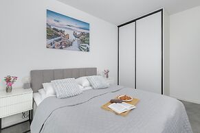 Apartment Close to the Beach by Renters