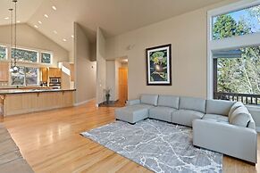 Lucy Lou 30 Day Minimum 3 Bedroom Home by RedAwning