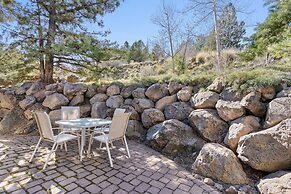 Lucy Lou 30 Day Minimum 3 Bedroom Home by RedAwning