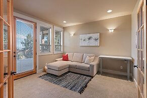 Lucy Lou 30 Day Minimum 3 Bedroom Home by RedAwning