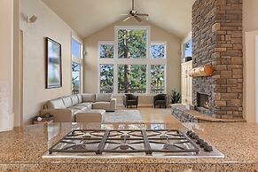 Lucy Lou 30 Day Minimum 3 Bedroom Home by RedAwning