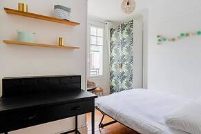 Eiffel Tower Saint Residence