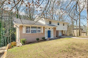 Charming Atlanta Home w/ Yard: 7 Mi to Downtown!