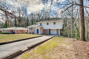 Charming Atlanta Home w/ Yard: 7 Mi to Downtown!