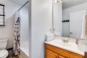 Branson Retreat w/ Balcony Near Silver Dollar City