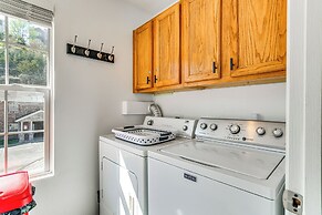 Branson Retreat w/ Balcony Near Silver Dollar City