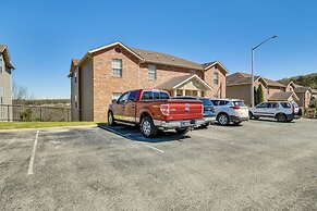 Branson Retreat w/ Balcony Near Silver Dollar City