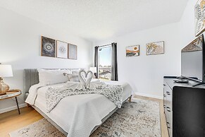 Pointe Royale Condo: Pickleball, Pools & Golf!