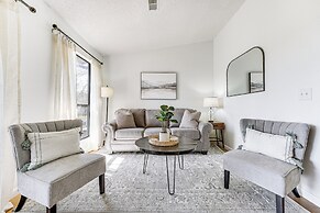 Pointe Royale Condo: Pickleball, Pools & Golf!