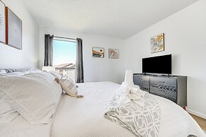 Pointe Royale Condo: Pickleball, Pools & Golf!