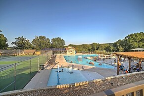 Pointe Royale Condo: Pickleball, Pools & Golf!