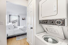 Pointe Royale Condo: Pickleball, Pools & Golf!